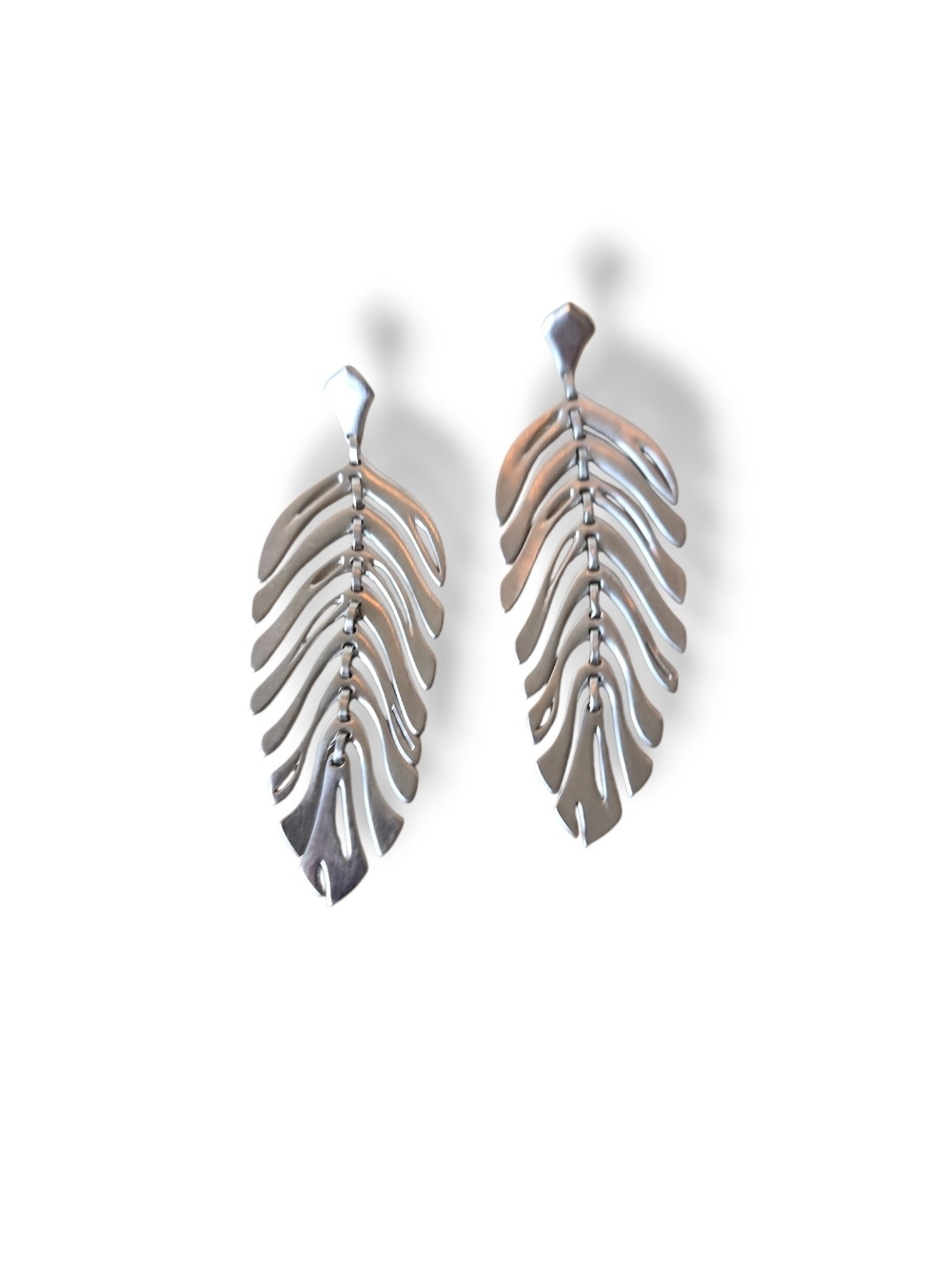 KENDRA SCOTT LOYUD Leaf Silver Leaf Drop Earrings